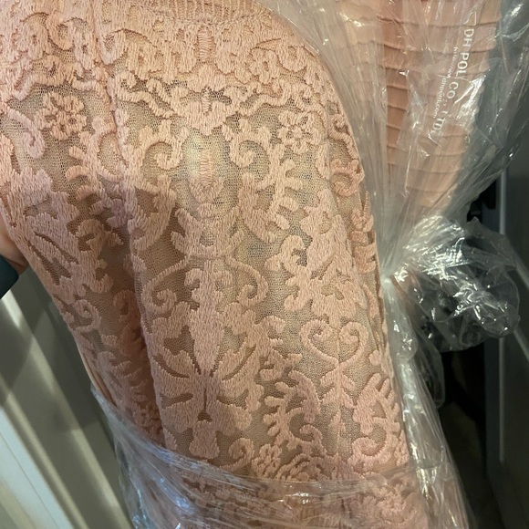 Tadashi Shoji PIN-TUCK and LACE JERSEY GOWN WITH REMOVABLE STRAPS SIZE XS - Picture 16 of 16